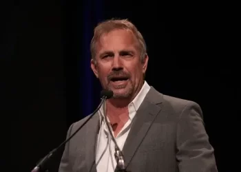 Kevin Costner – Biography of the Yellowstone Hero